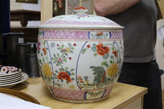 A Chinese lidded jardiniere height 30cm diameter 28.5cm